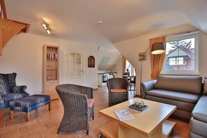 Fernseher, DVD-Player, Stereoanlage