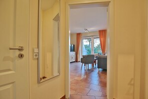 Fernseher, Stereoanlage