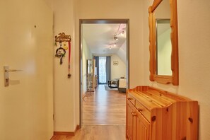 Unclassified image, 2 of 22, button