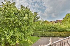 Unclassified image, 4 of 22, button