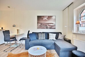 Fernseher, DVD-Player, Stereoanlage