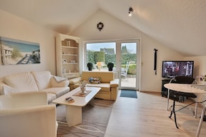 Tv, dvd-spelare och en stereo