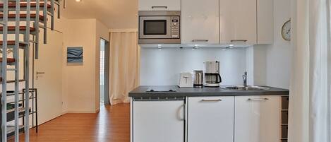 Refrigerador, microondas, parrilla de estufa y lavavajillas