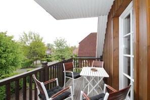 Unclassified image, 3 of 17, button