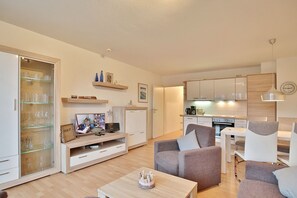 Unclassified image, 3 of 18, button