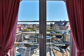 Unclassified image, 3 of 13, button