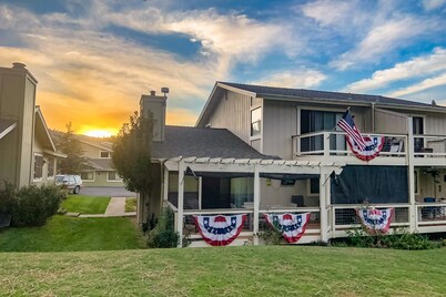 Beautiful and Spacious Townhome on the  5th Hole of Plumas Pines Golf Course