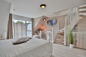 3 bedrooms, iron/ironing board, WiFi