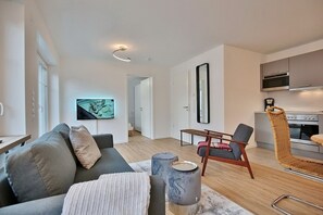 Unclassified image, 3 of 22, button