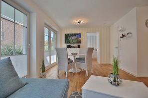 TV, DVD-spiller og stereoanlegg