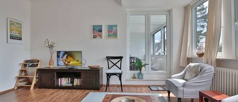 TV, DVD player, stereo