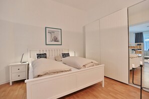 Unclassified image, 5 of 19, button