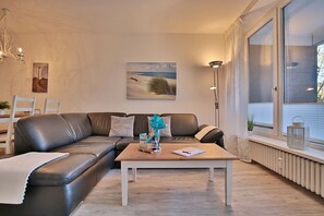 TV, DVD player - Beach residence apartment 108 - Strandresidenz Timmendorfer Strand (Timmendorfer Strand)