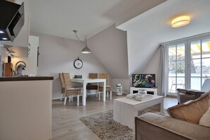 TV, DVD-spiller og stereoanlegg