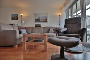 TV, DVD player, stereo - Domicile Gartenstrasse 4 Apartment 4 - Domicile Gartenstrasse (Timmendorfer Strand)