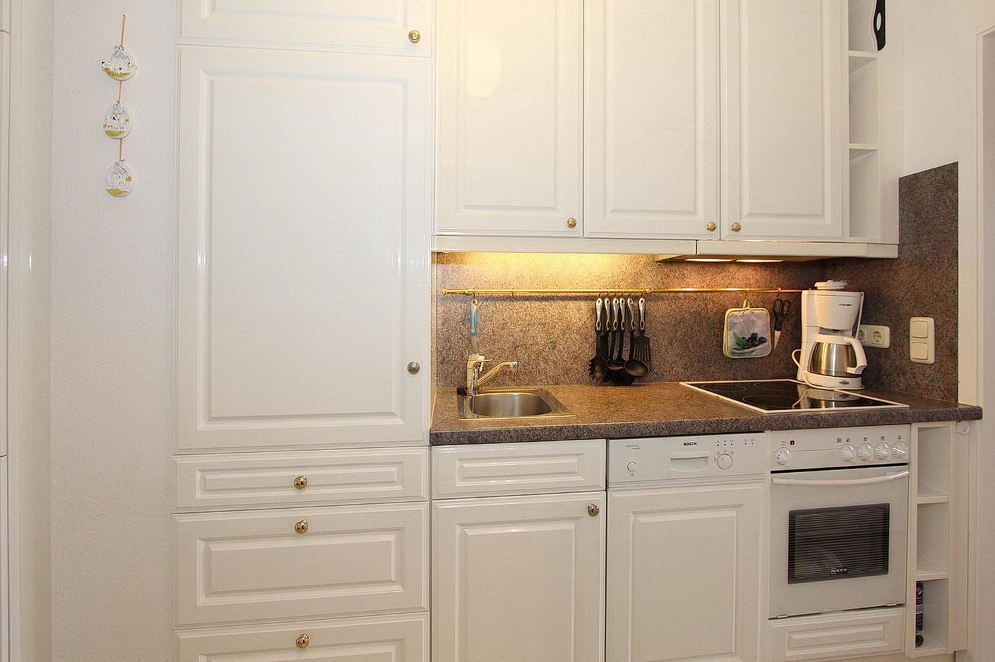 Kühlschrank, Herdplatte, Geschirrspüler