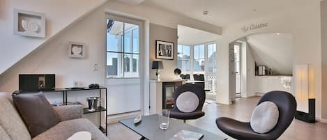 Fernseher, Videospiele, DVD-Player, Stereoanlage