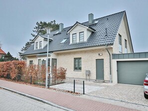 Haus Kastanienallee 4