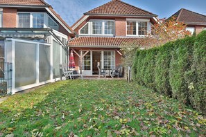 Unclassified image, 4 of 28, button