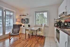 Refrigerador, horno, parrilla de estufa y lavavajillas 