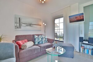 TV, DVD player, stereo - Beach residence apartment 6 - Strandresidenz Haffkrug (Scharbeutz)