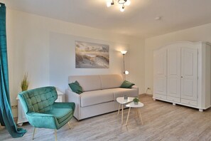 Unclassified image, 4 of 13, button