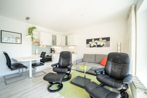 Télévision, lecteur de DVD, chaîne hi-fi