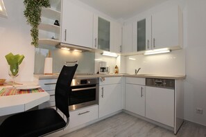 雪櫃、焗爐、爐具、洗碗機