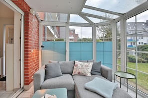 テレビ、DVD プレーヤー、ステレオ