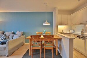 Unclassified image, 5 of 24, button