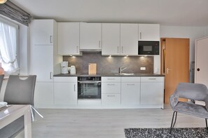 Microwave, dishwasher