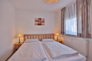 2 slaapkamers, een strijkplank/strijkijzer, wifi