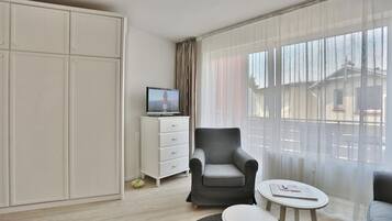 Fernseher, Stereoanlage