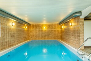 Indendørs pool