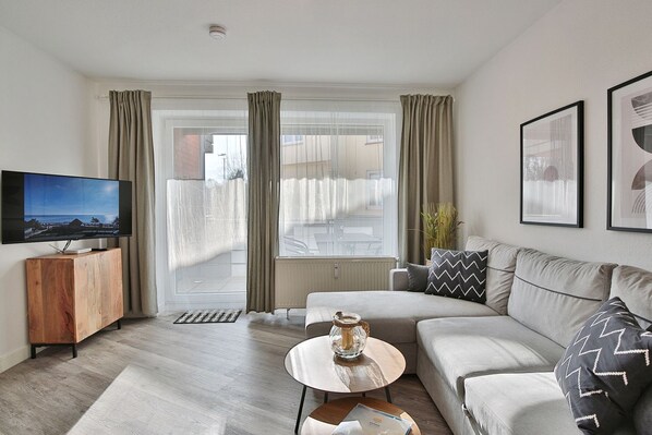 Fernseher, Stereoanlage