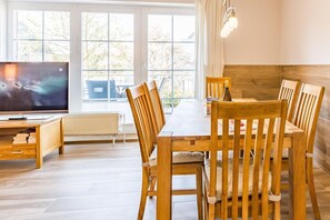 Unclassified image, 2 of 23, button