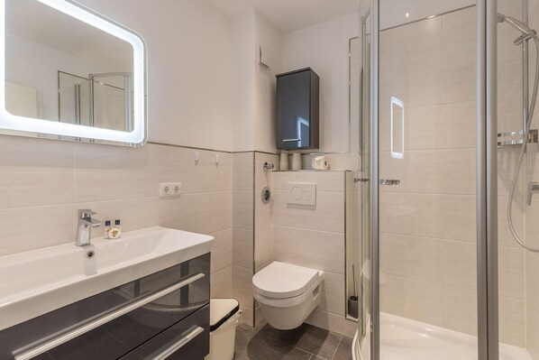 Unclassified image, 1 of 23, button