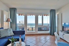 TV, DVD-spiller og stereoanlegg