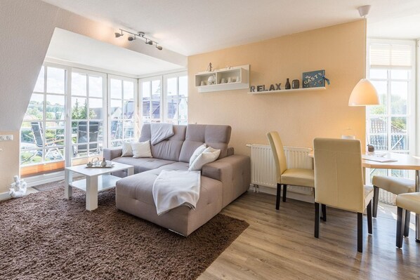 Unclassified image, 1 of 25, button