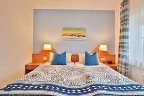 2 bedrooms, iron/ironing board, WiFi