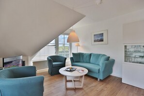 Fernseher, DVD-Player, Stereoanlage