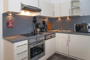 Réfrigérateur, micro-ondes, four, lave-vaisselle