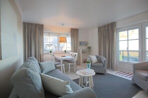 Televisión, reproductor de DVD y estéreo