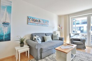 TV, DVD-spiller og stereoanlegg