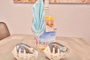 Unclassified image, 4 of 25, button