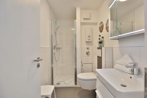 Unclassified image, 2 of 25, button