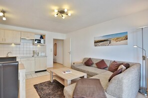 Unclassified image, 4 of 17, button