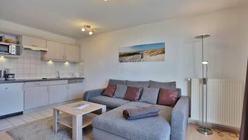 Fernseher, DVD-Player, Stereoanlage