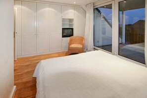 2 slaapkamers, een strijkplank/strijkijzer, wifi