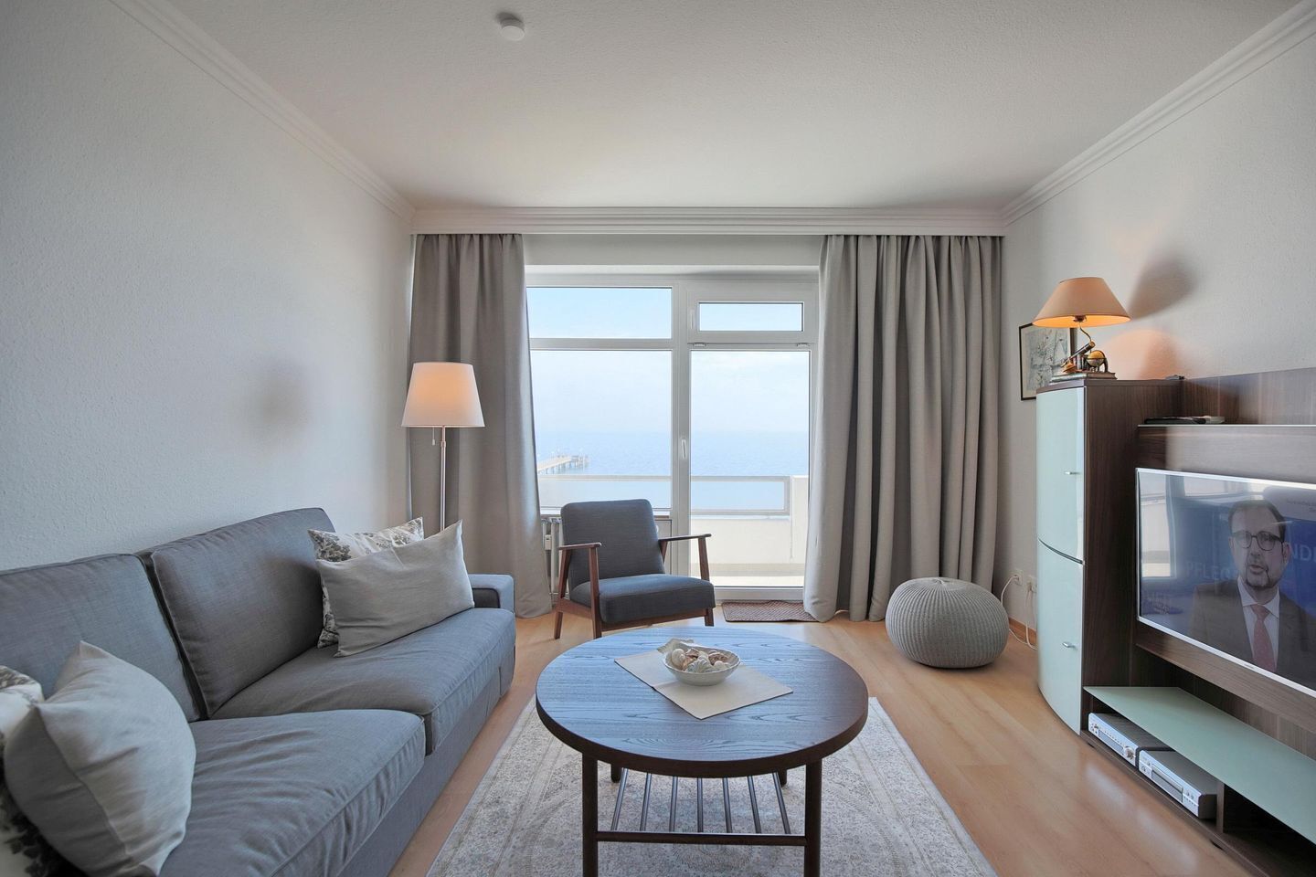 TV, DVD-spiller og stereoanlegg